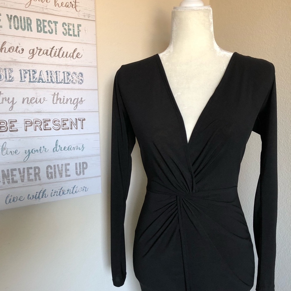 Black Dress With a Twist - Picture 3 of 7